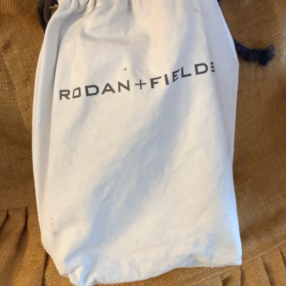 New Rodan+Fields branded LED portable travel makeup mirror 3 light settings